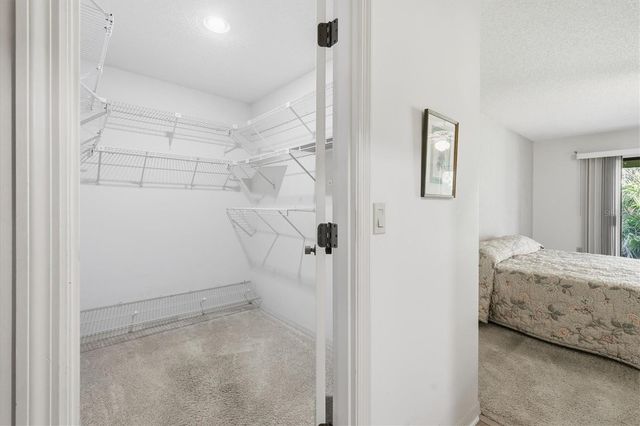 4639 CHANDLERS FORDE 36, Sarasota, FL 34235