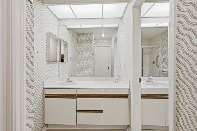 4639 CHANDLERS FORDE 36, Sarasota, FL 34235