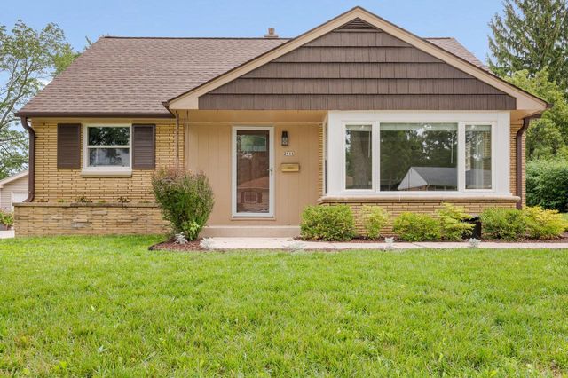 2916 S 104th STREET, West Allis, WI 53227