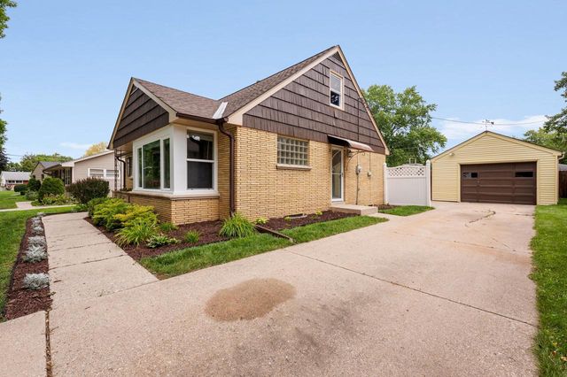 2916 S 104th STREET, West Allis, WI 53227