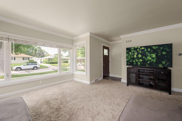2916 S 104th STREET, West Allis, WI 53227