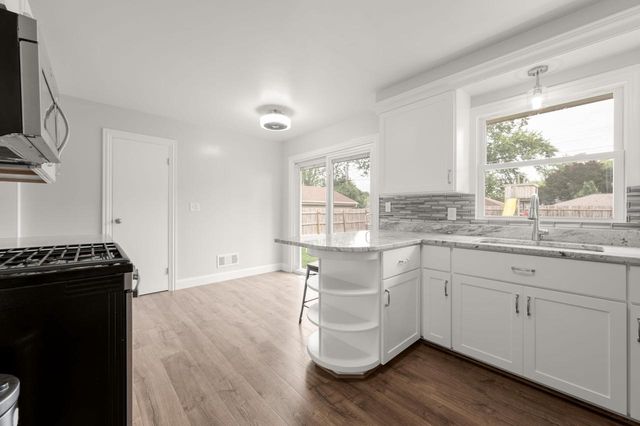 2916 S 104th STREET, West Allis, WI 53227