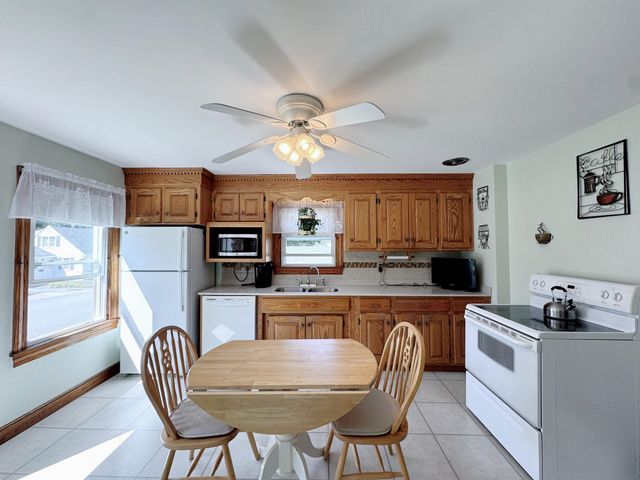 11 Victor Avenue, Nashua, NH 03060
