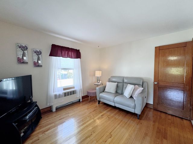 11 Victor Avenue, Nashua, NH 03060
