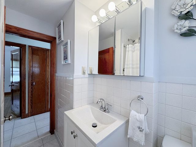 11 Victor Avenue, Nashua, NH 03060