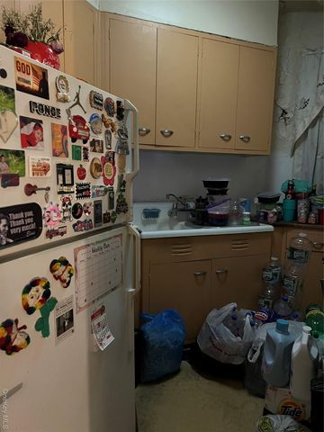 1725 Purdy Street ME, Bronx, NY 10462