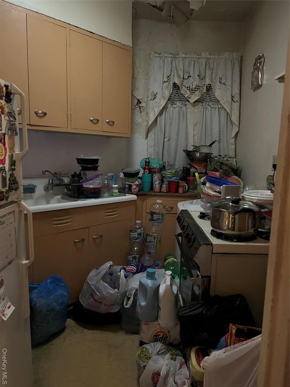 1725 Purdy Street ME, Bronx, NY 10462