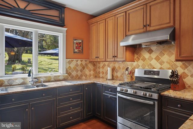 176 SYCAMORE LN, Phoenixville, PA 19460