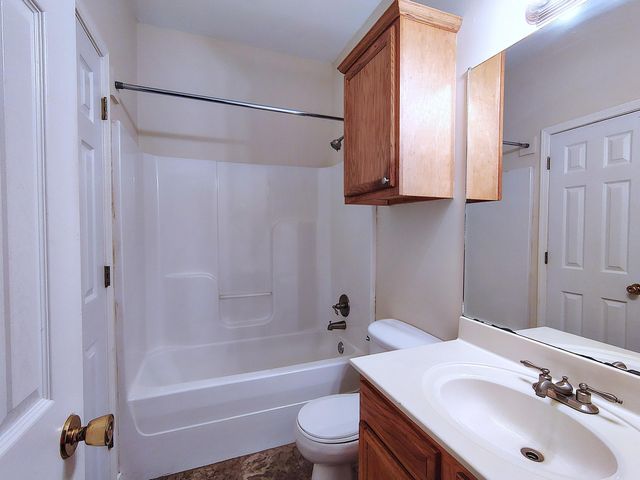 208 Hawthorne, B, Hattiesburg, MS 39402