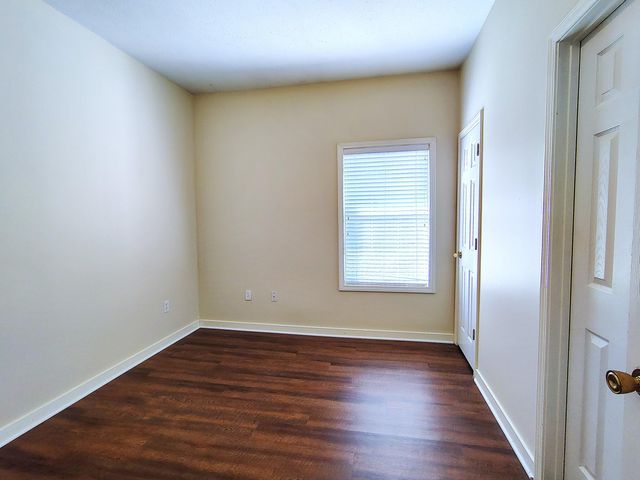 208 Hawthorne, B, Hattiesburg, MS 39402