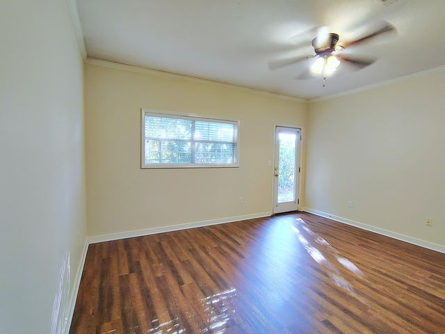 208 Hawthorne, B, Hattiesburg, MS 39402