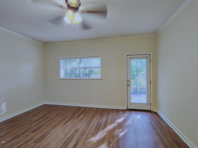 208 Hawthorne, B, Hattiesburg, MS 39402