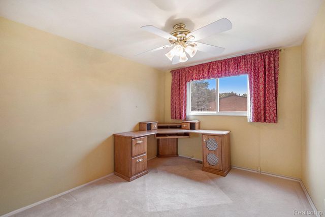 1001 Worchester Drive, Fenton, MI 48430