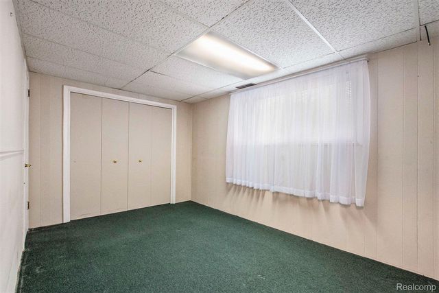 1001 Worchester Drive, Fenton, MI 48430