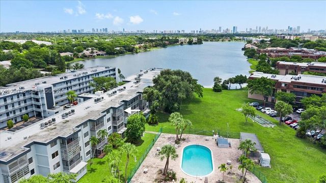 447 NE 195 Th Street 414, Miami, FL 33179