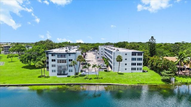 447 NE 195 Th Street 414, Miami, FL 33179