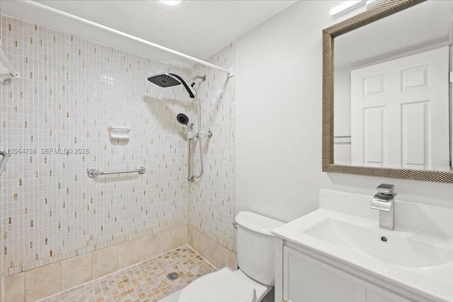 447 NE 195 Th Street 414, Miami, FL 33179