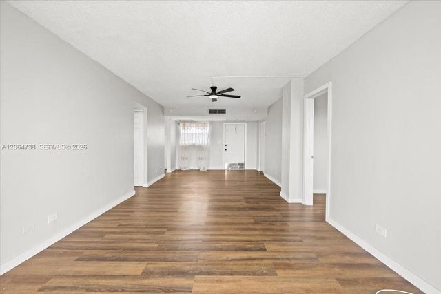 447 NE 195 Th Street 414, Miami, FL 33179