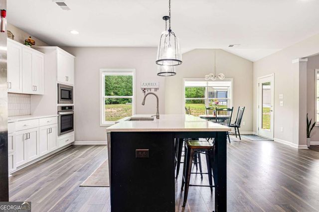 415 Paynes Lake Road, Carrollton, GA 30116