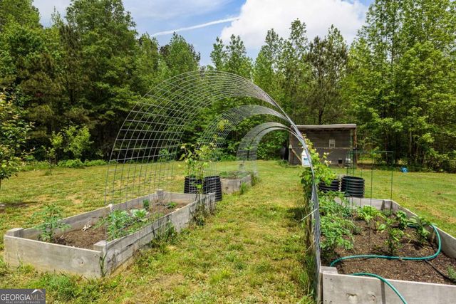 415 Paynes Lake Road, Carrollton, GA 30116