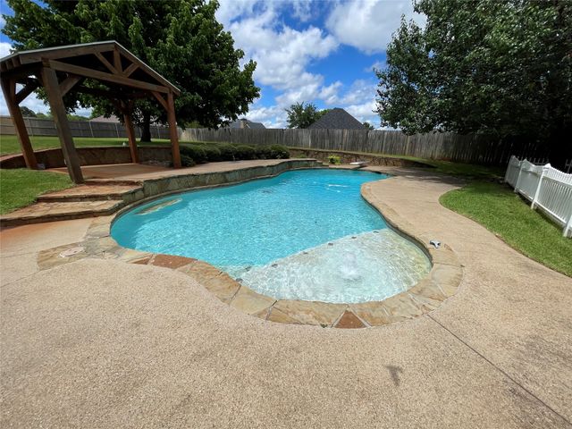 107 Spring Valley Run, Bullard, TX 75757