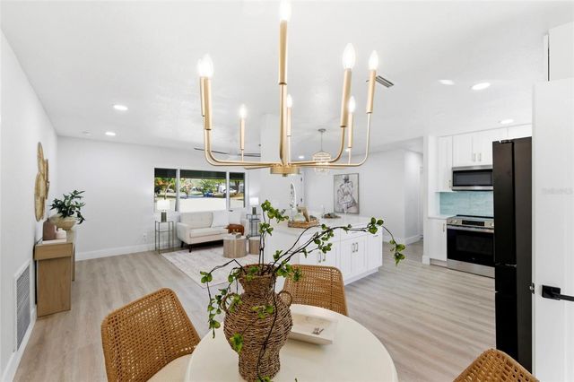 5220 27TH AVENUE N, St Petersburg, FL 33710