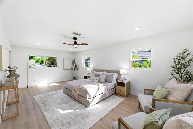 5220 27TH AVENUE N, St Petersburg, FL 33710