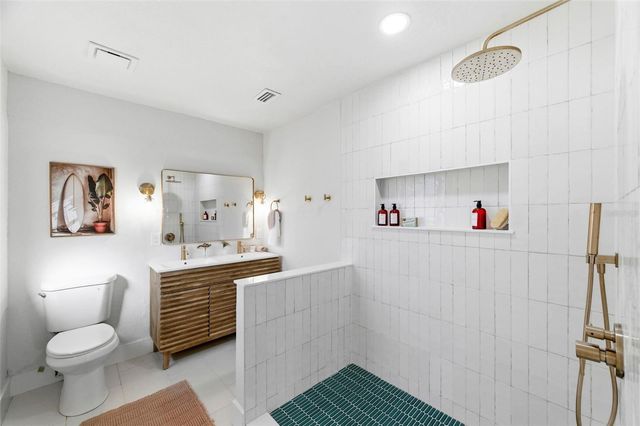 5220 27TH AVENUE N, St Petersburg, FL 33710