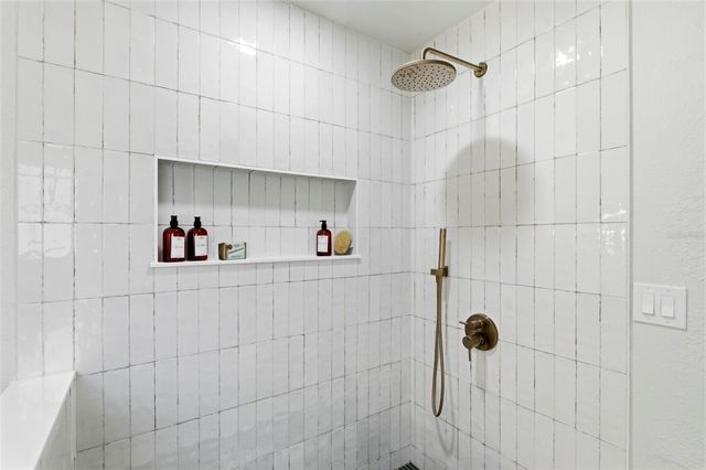 5220 27TH AVENUE N, St Petersburg, FL 33710