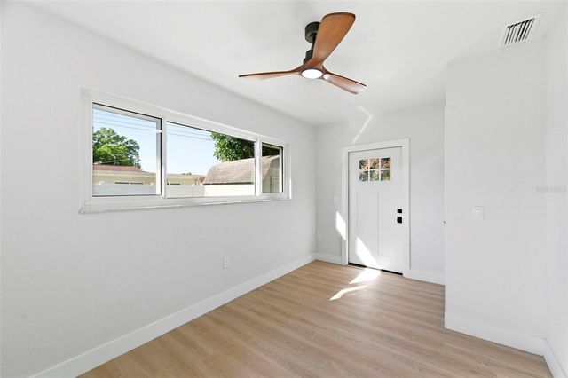 5220 27TH AVENUE N, St Petersburg, FL 33710