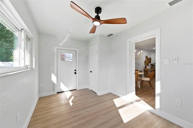 5220 27TH AVENUE N, St Petersburg, FL 33710