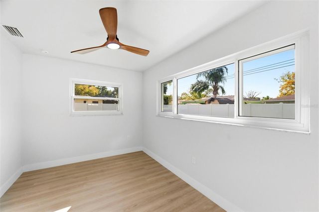 5220 27TH AVENUE N, St Petersburg, FL 33710