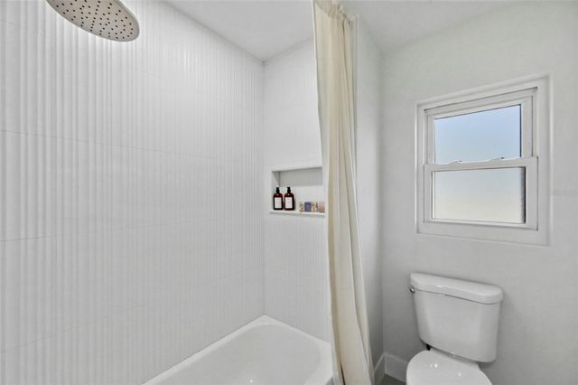 5220 27TH AVENUE N, St Petersburg, FL 33710