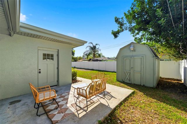 5220 27TH AVENUE N, St Petersburg, FL 33710