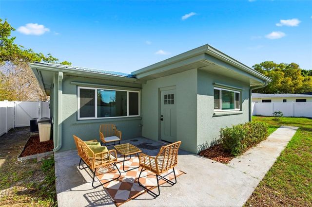 5220 27TH AVENUE N, St Petersburg, FL 33710