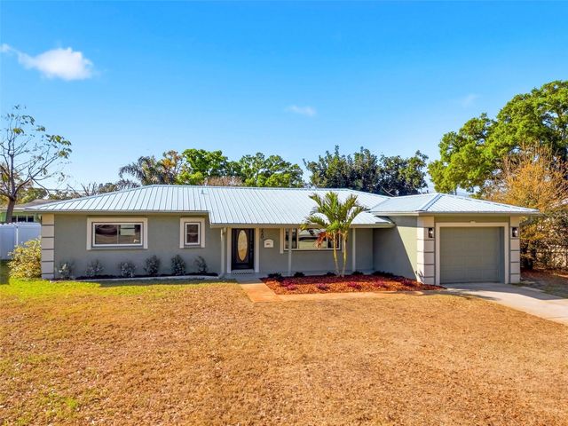 5220 27TH AVENUE N, St Petersburg, FL 33710