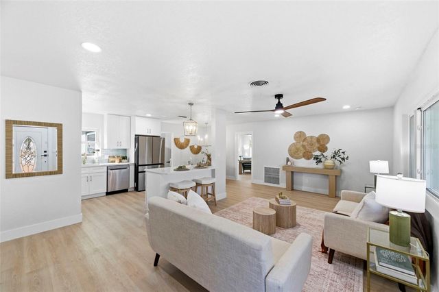 5220 27TH AVENUE N, St Petersburg, FL 33710