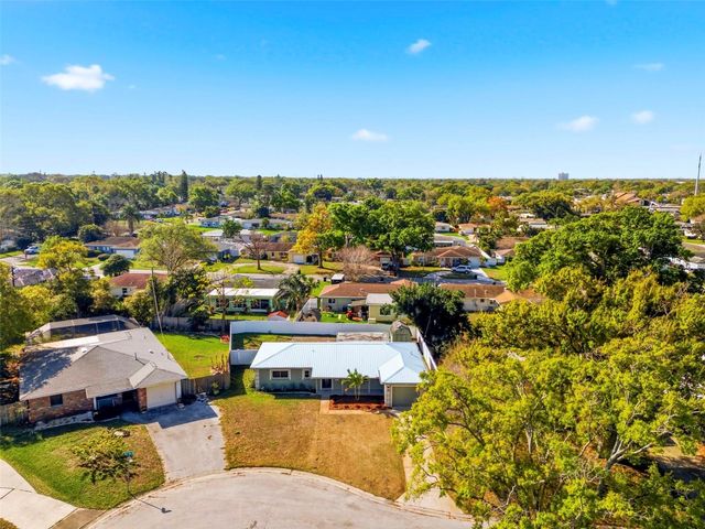 5220 27TH AVENUE N, St Petersburg, FL 33710