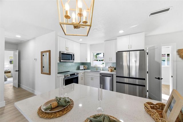 5220 27TH AVENUE N, St Petersburg, FL 33710