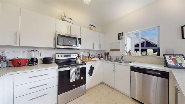 1240 NW 3rd Ln, Florida City, FL 33034