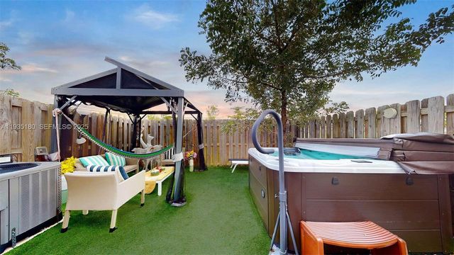 1240 NW 3rd Ln, Florida City, FL 33034