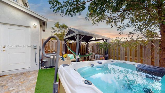 1240 NW 3rd Ln, Florida City, FL 33034