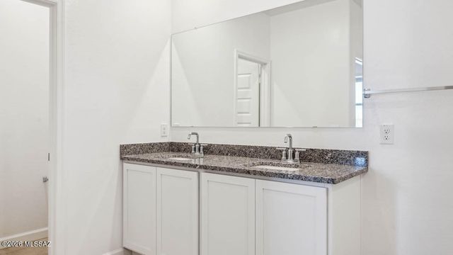 821 W Calle Zaino W, Sahuarita, AZ 85629