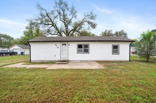 615 E 58th St S, Wichita, KS 67216