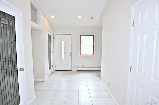 226 14th Avenue, West Babylon, NY 11704