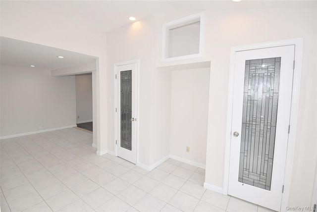226 14th Avenue, West Babylon, NY 11704