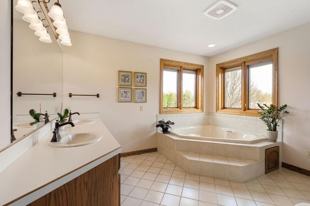 805 27th Street SW, Austin, MN 55912