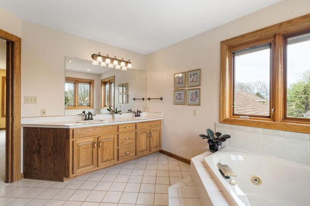 805 27th Street SW, Austin, MN 55912
