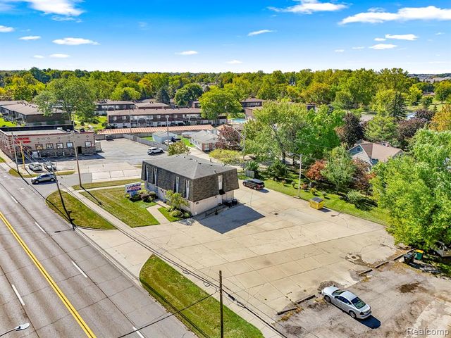 30401 Utica Road, Roseville, MI 48066