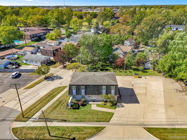 30401 Utica Road, Roseville, MI 48066